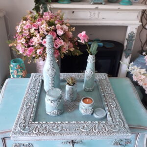 Dienblad met leuke spullen.