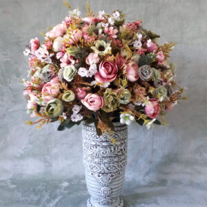 Heel mooi boeket met l.groene vaas 53cm hoog.